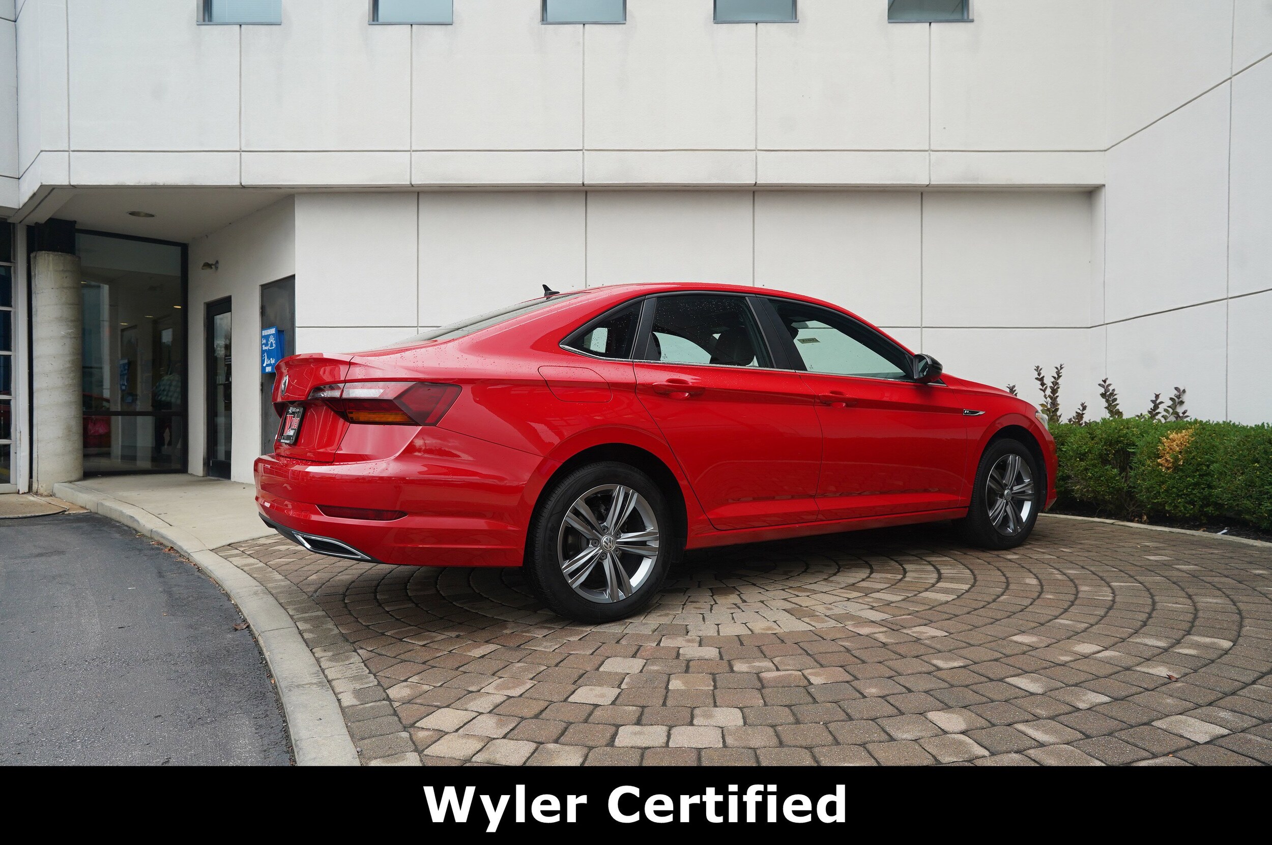 2019 Volkswagen Jetta 1.4T R-Line photo 3