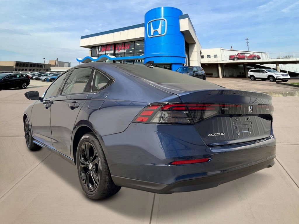 2025 Honda Accord SE photo 2