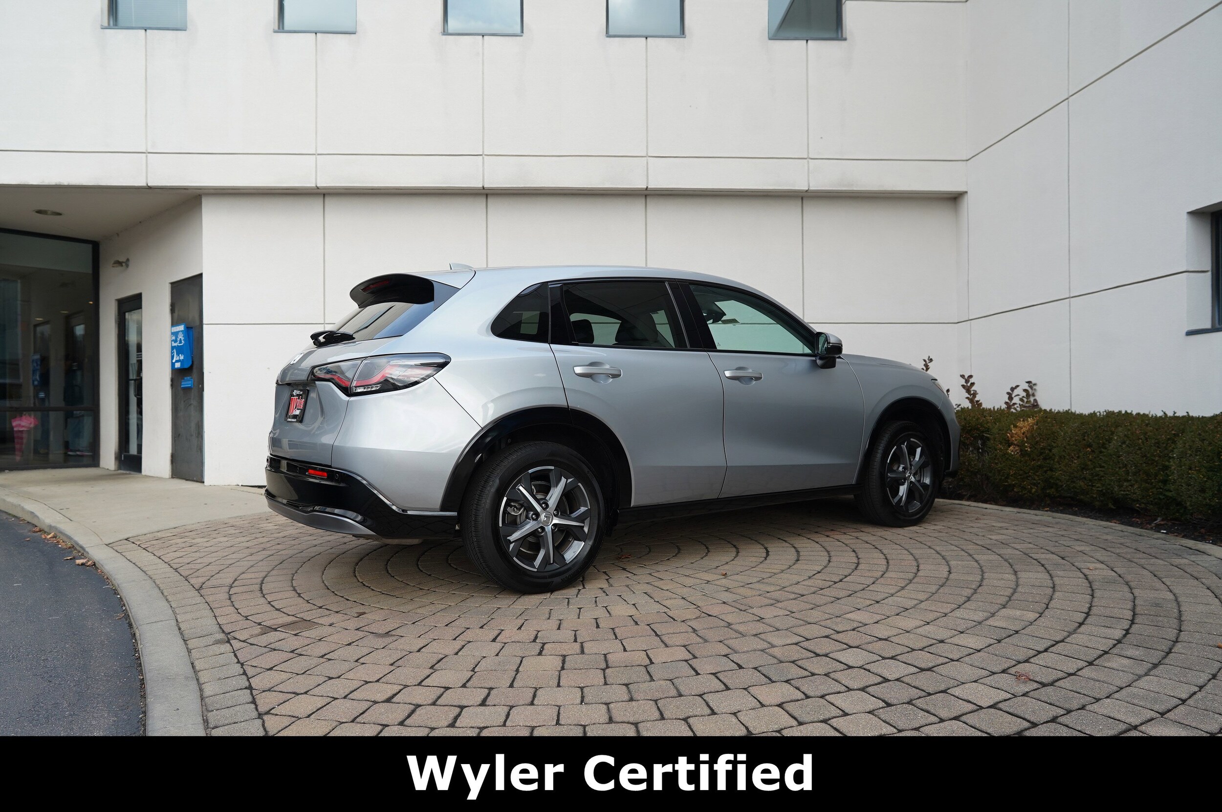 2024 Honda HR-V EX-L photo 2