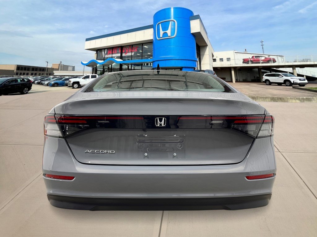2025 Honda Accord SE photo 4