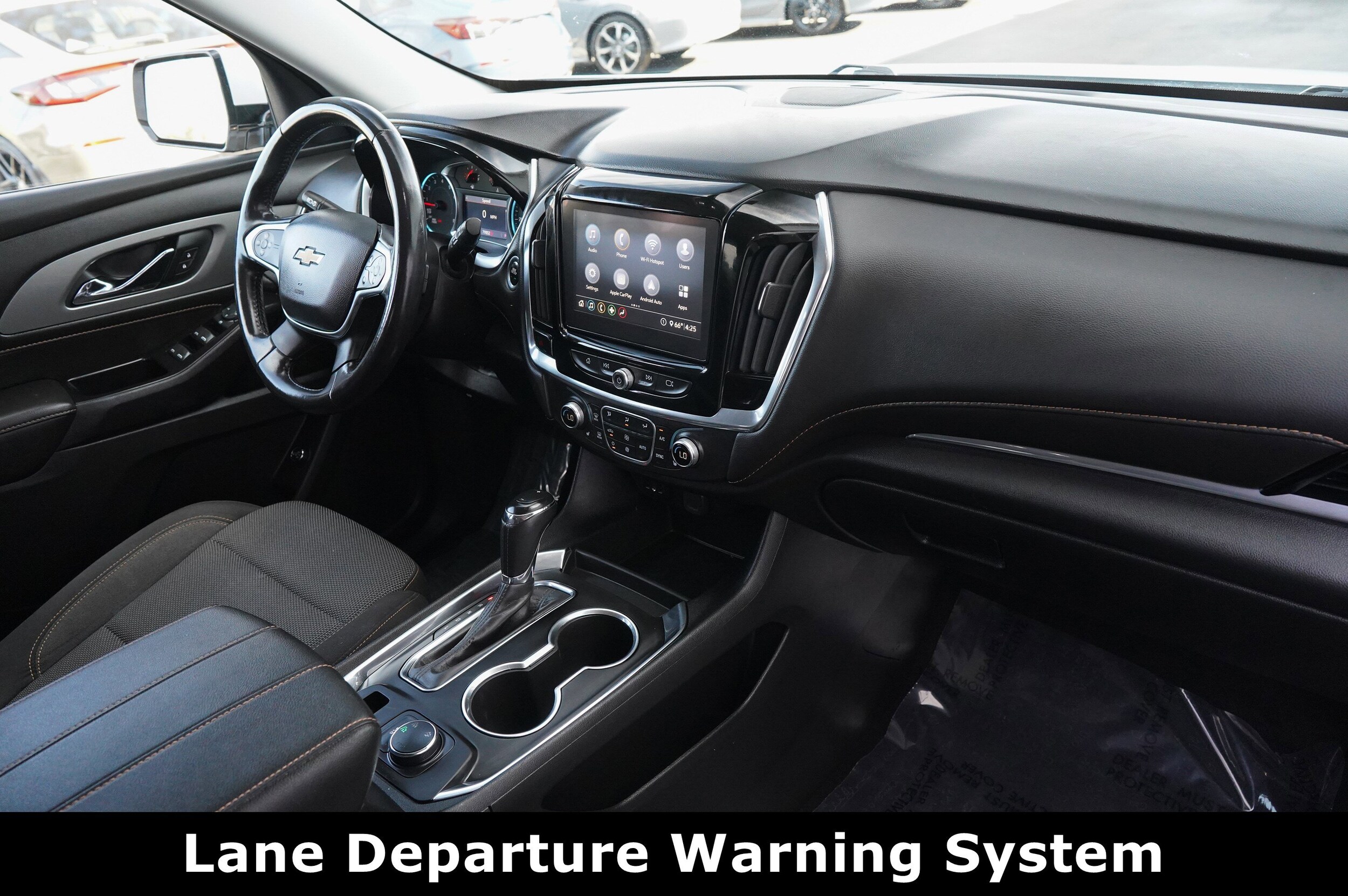 2020 Chevrolet Traverse Cloth 1LT photo 3