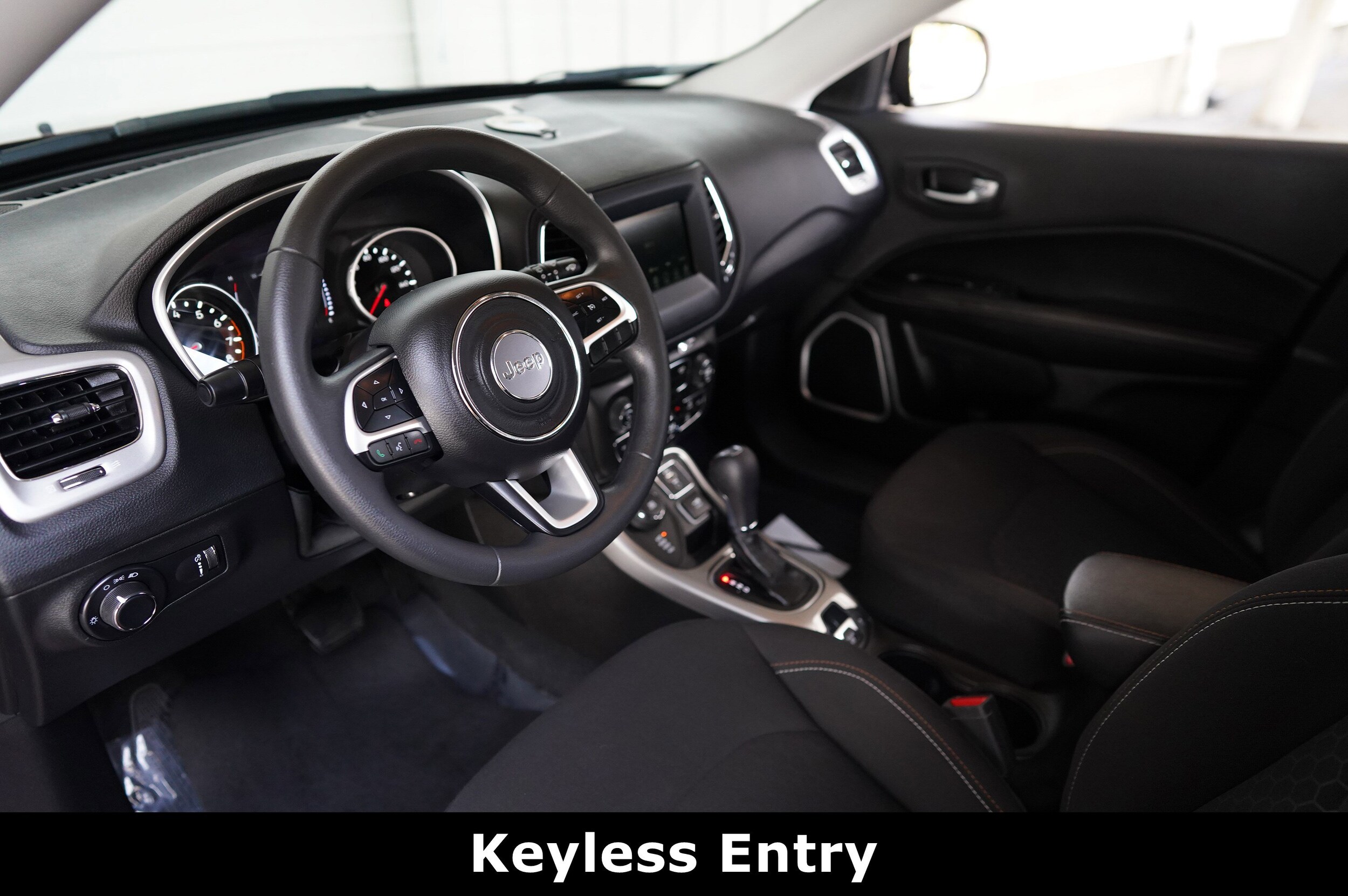 2021 Jeep Compass Sport photo 2