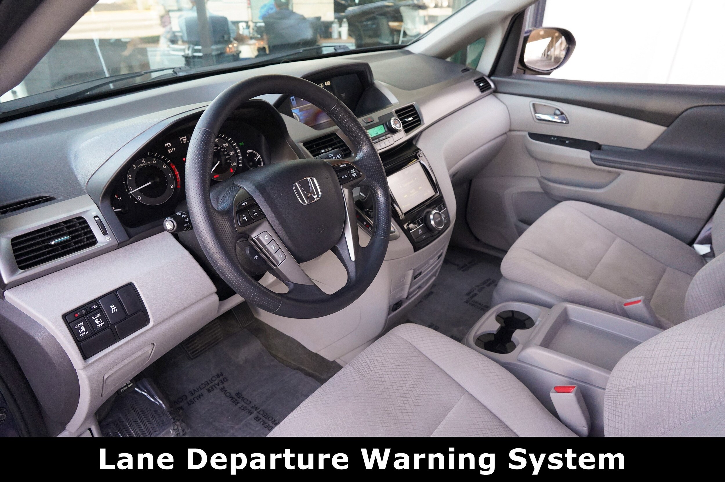 2016 Honda Odyssey SE photo 4