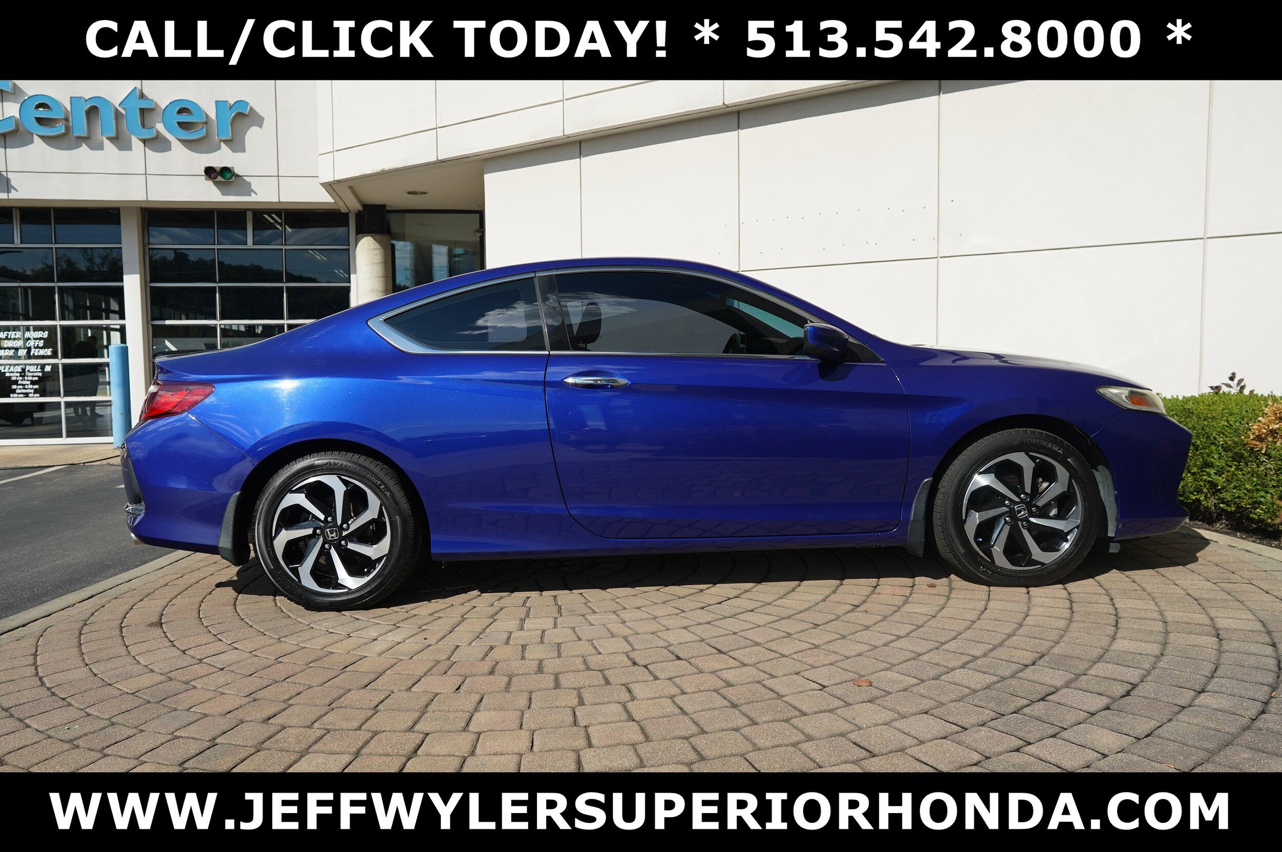 2017 Honda Accord photo 2