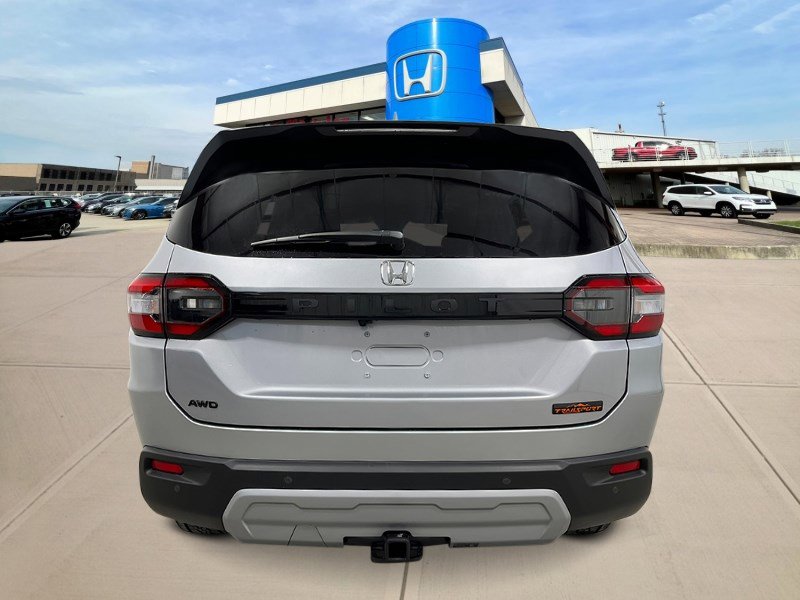 2025 Honda Pilot TrailSport photo 4