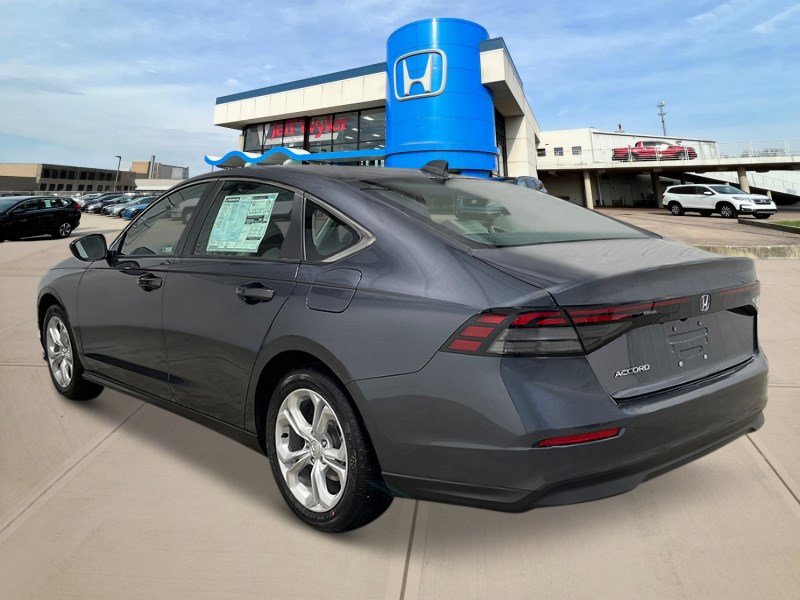 2025 Honda Accord LX photo 3