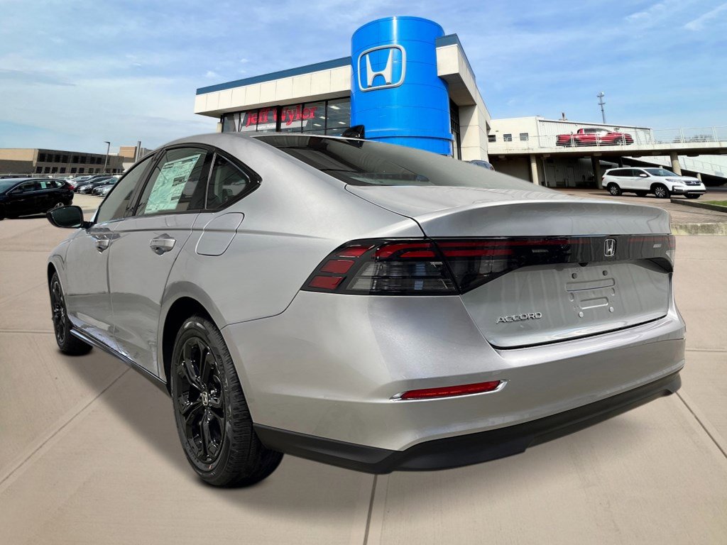 2025 Honda Accord SE photo 3