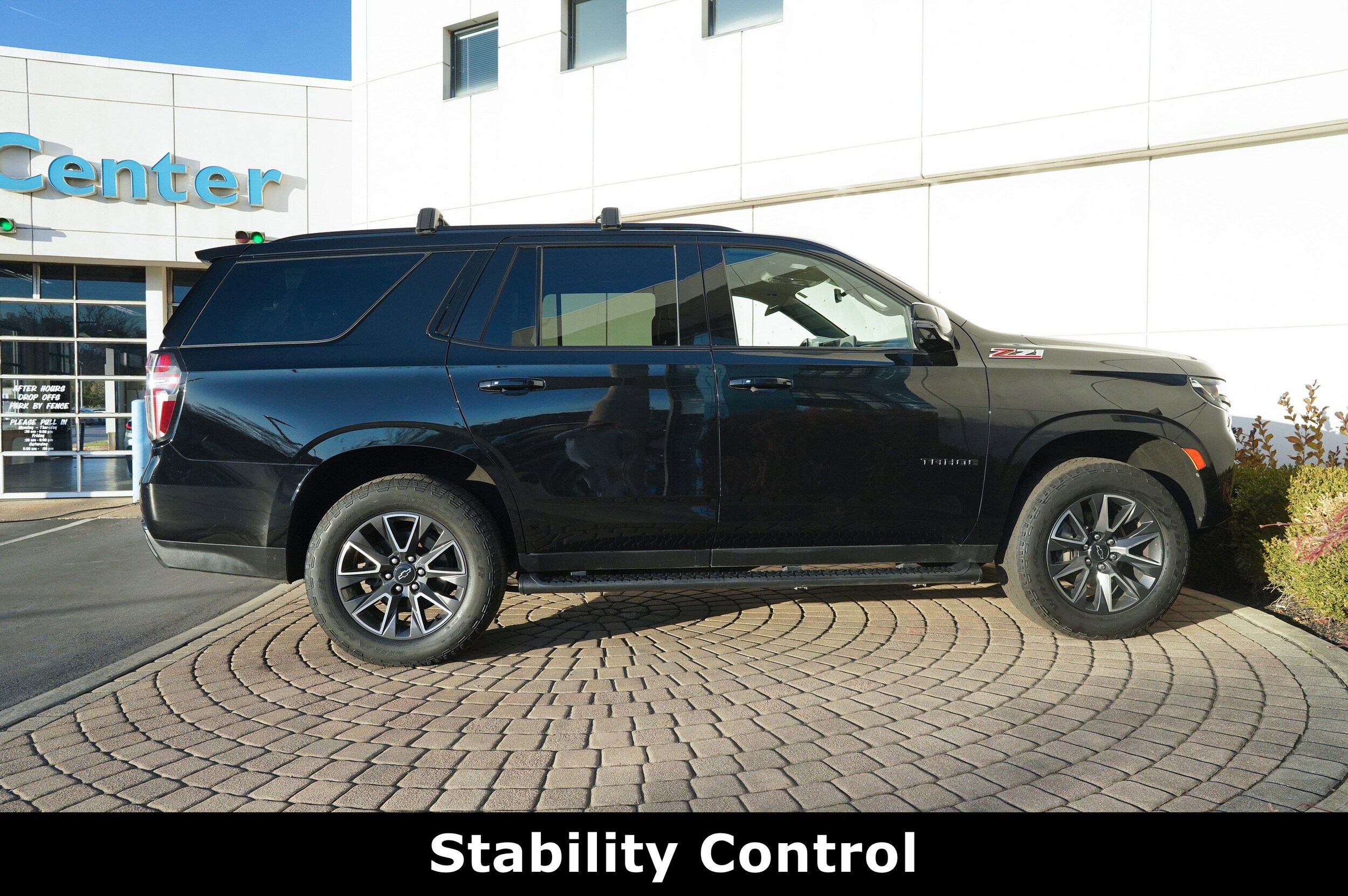 2021 Chevrolet Tahoe Z71 photo 2