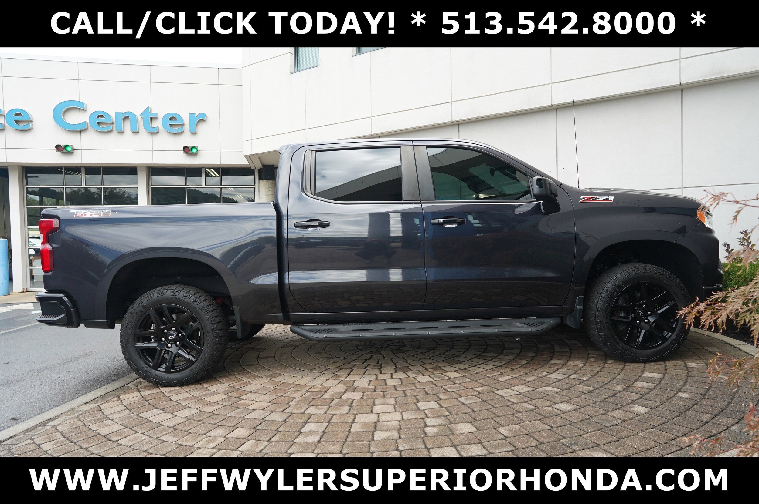 2022 Chevrolet Silverado 1500 LT Trail Boss photo 2