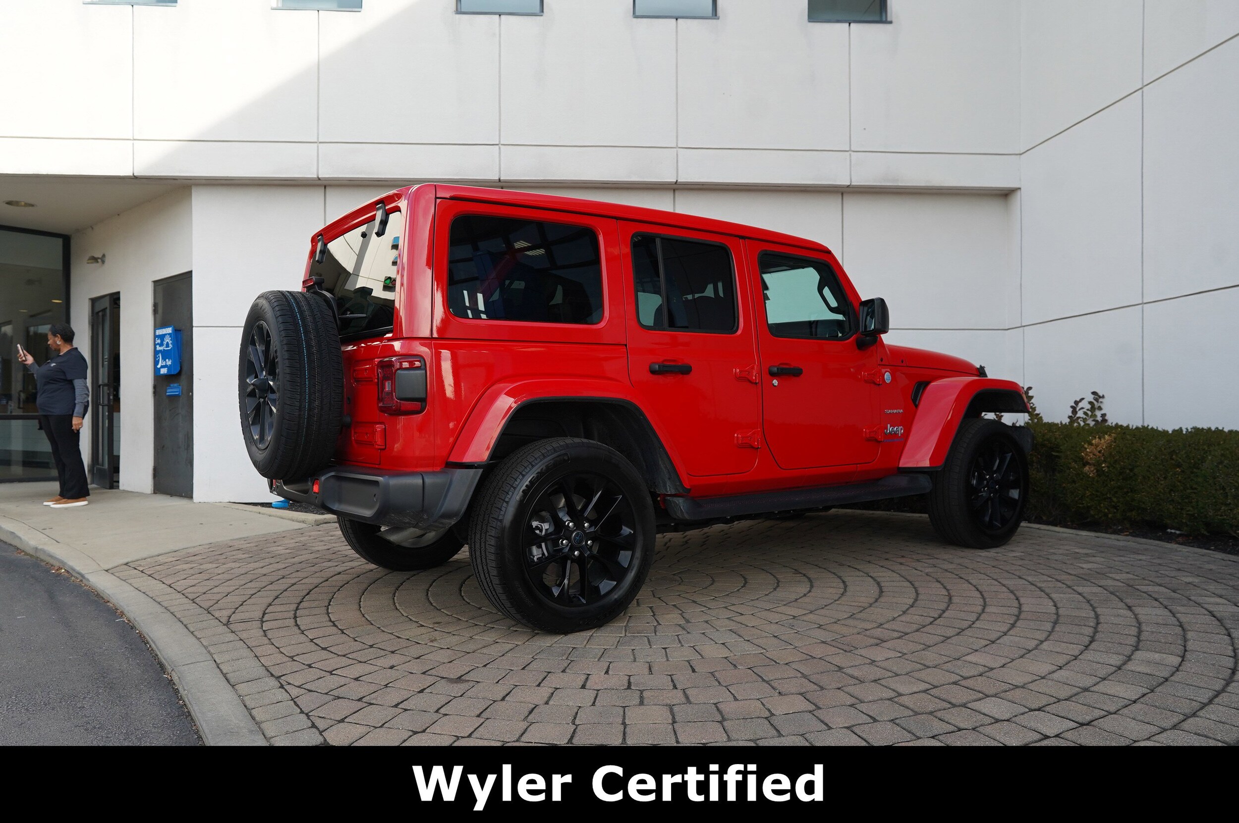 2024 Jeep Wrangler 4xe Sahara photo 3