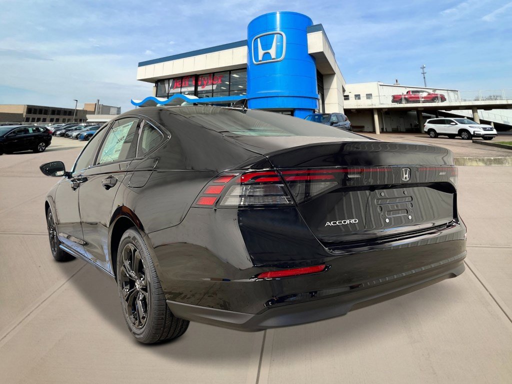 2025 Honda Accord SE photo 3