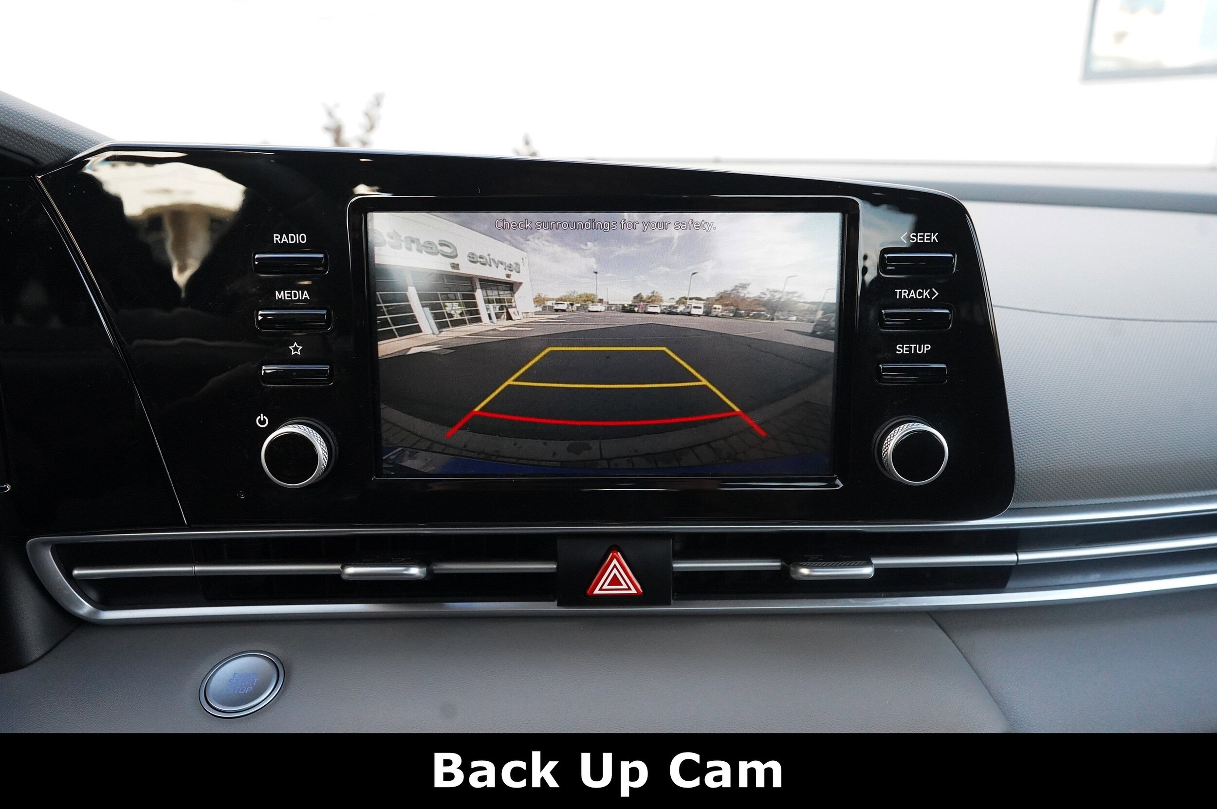 2022 Hyundai Elantra SEL Convenience photo 4