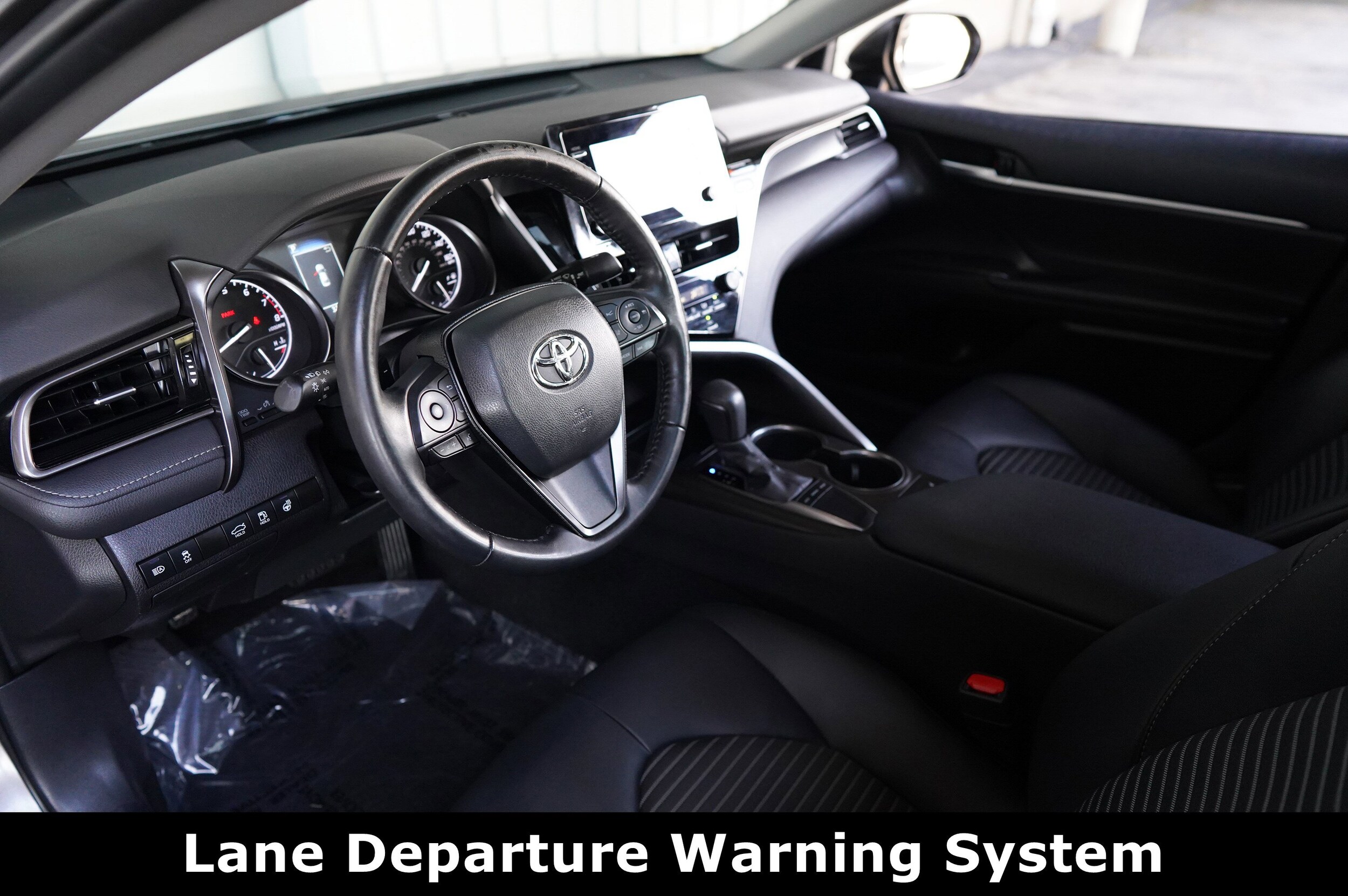 2024 Toyota Camry SE photo 4