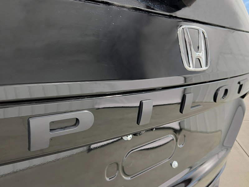 2025 Honda Pilot Touring photo 3