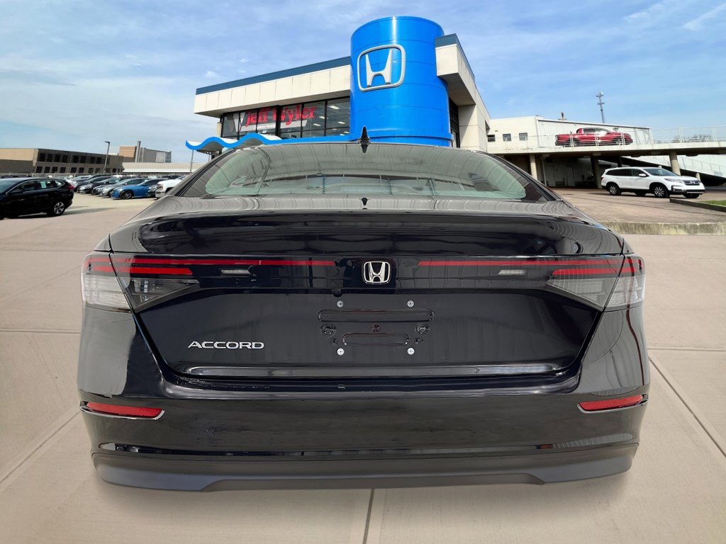 2025 Honda Accord SE photo 4