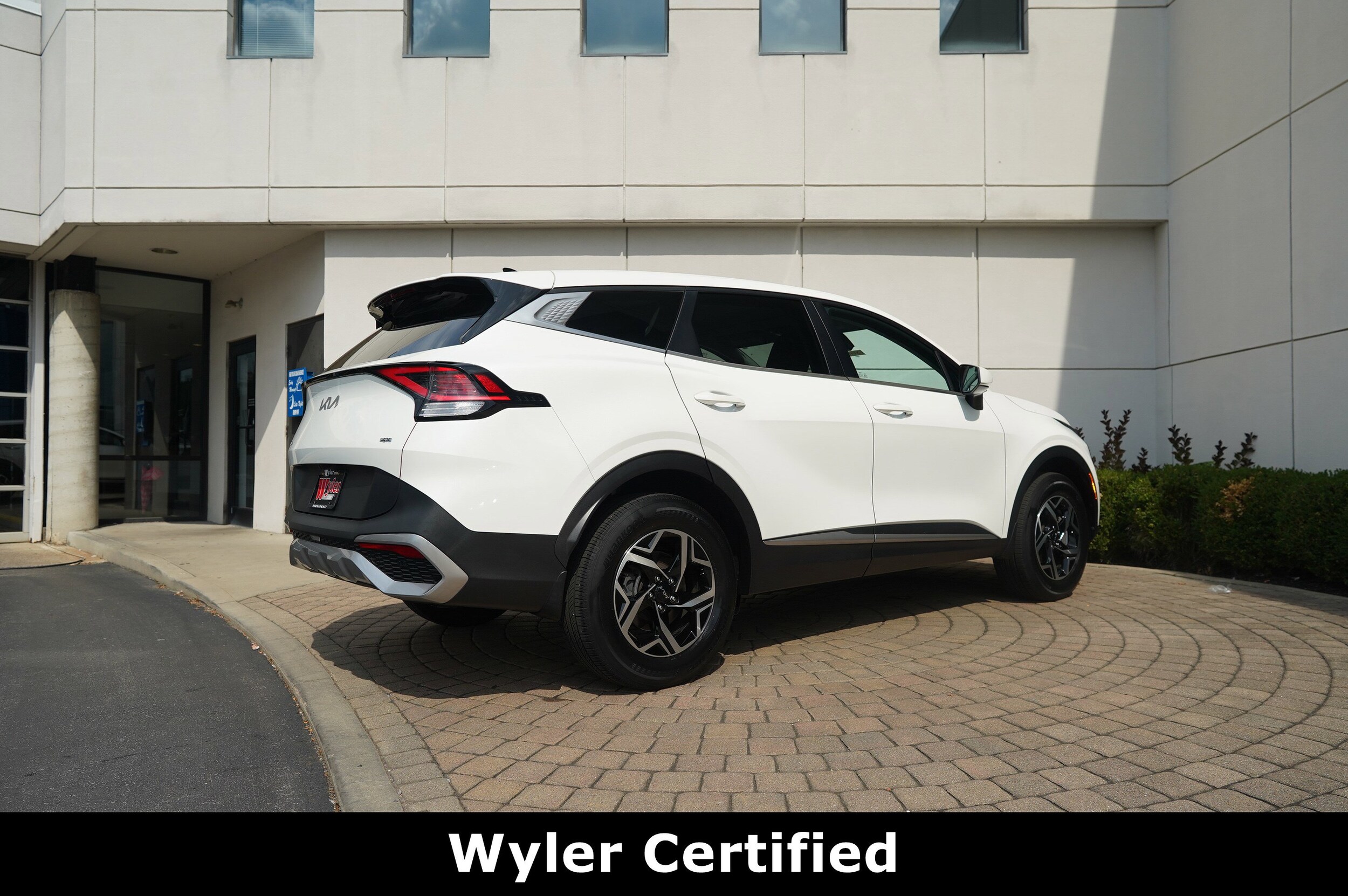 2023 Kia Sportage LX photo 2