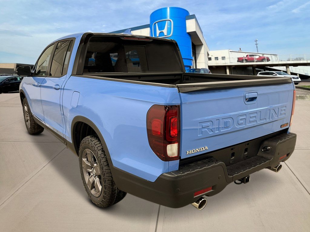 2025 Honda Ridgeline TrailSport photo 2