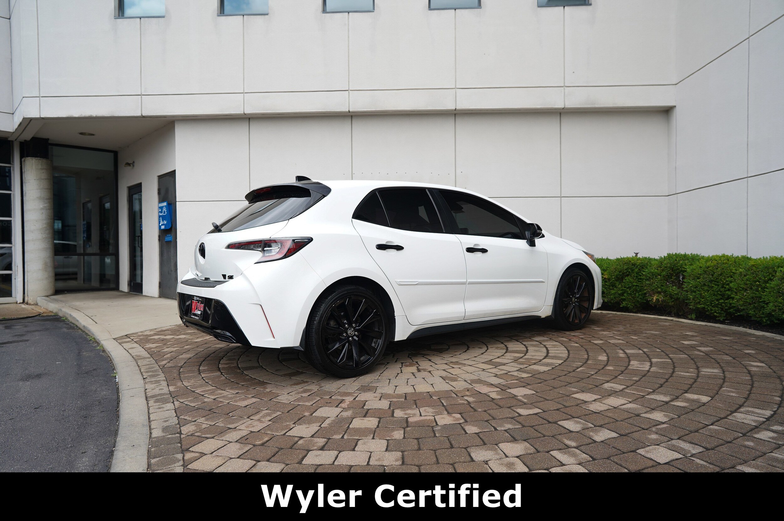 2022 Toyota Corolla SE photo 3