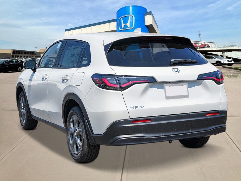 2026 Honda HR-V LX photo 2