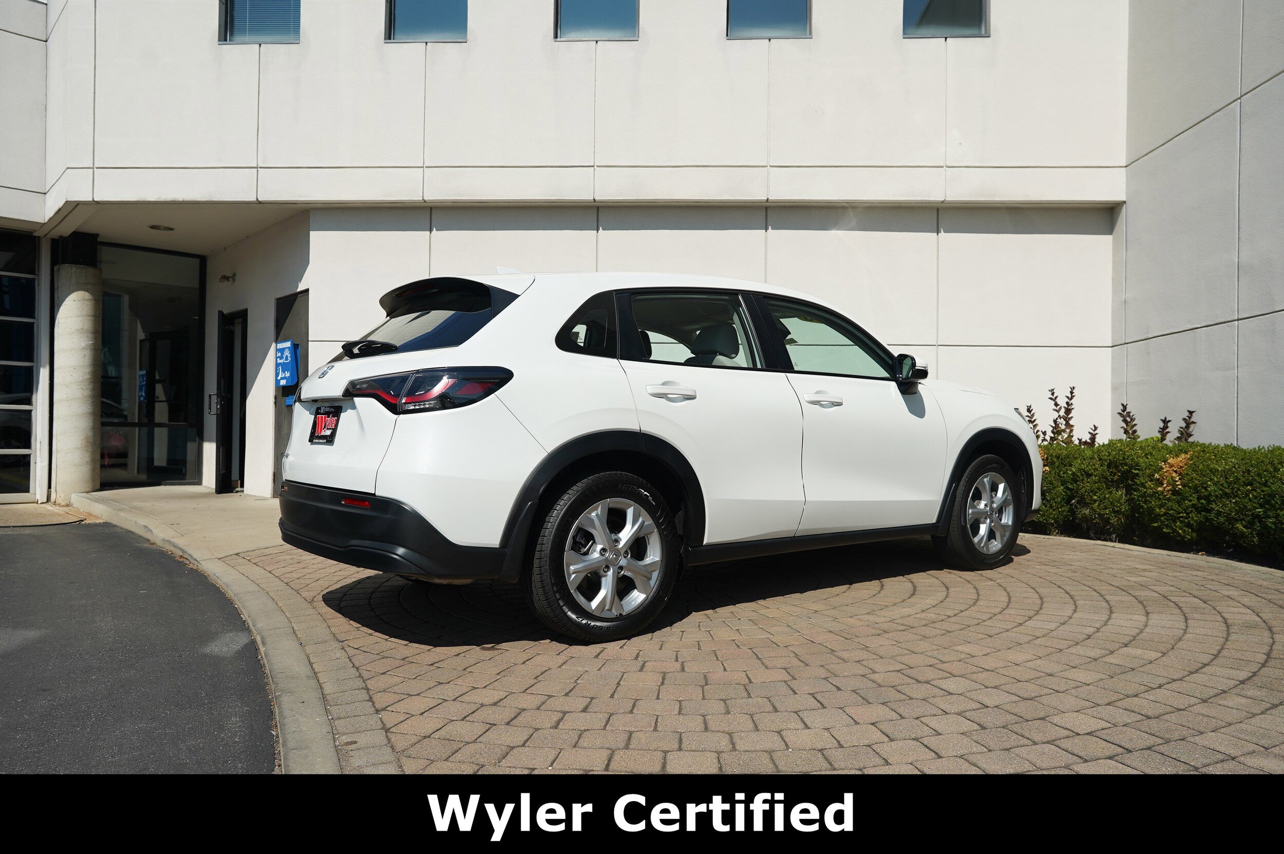 2023 Honda HR-V LX 2WD photo 2
