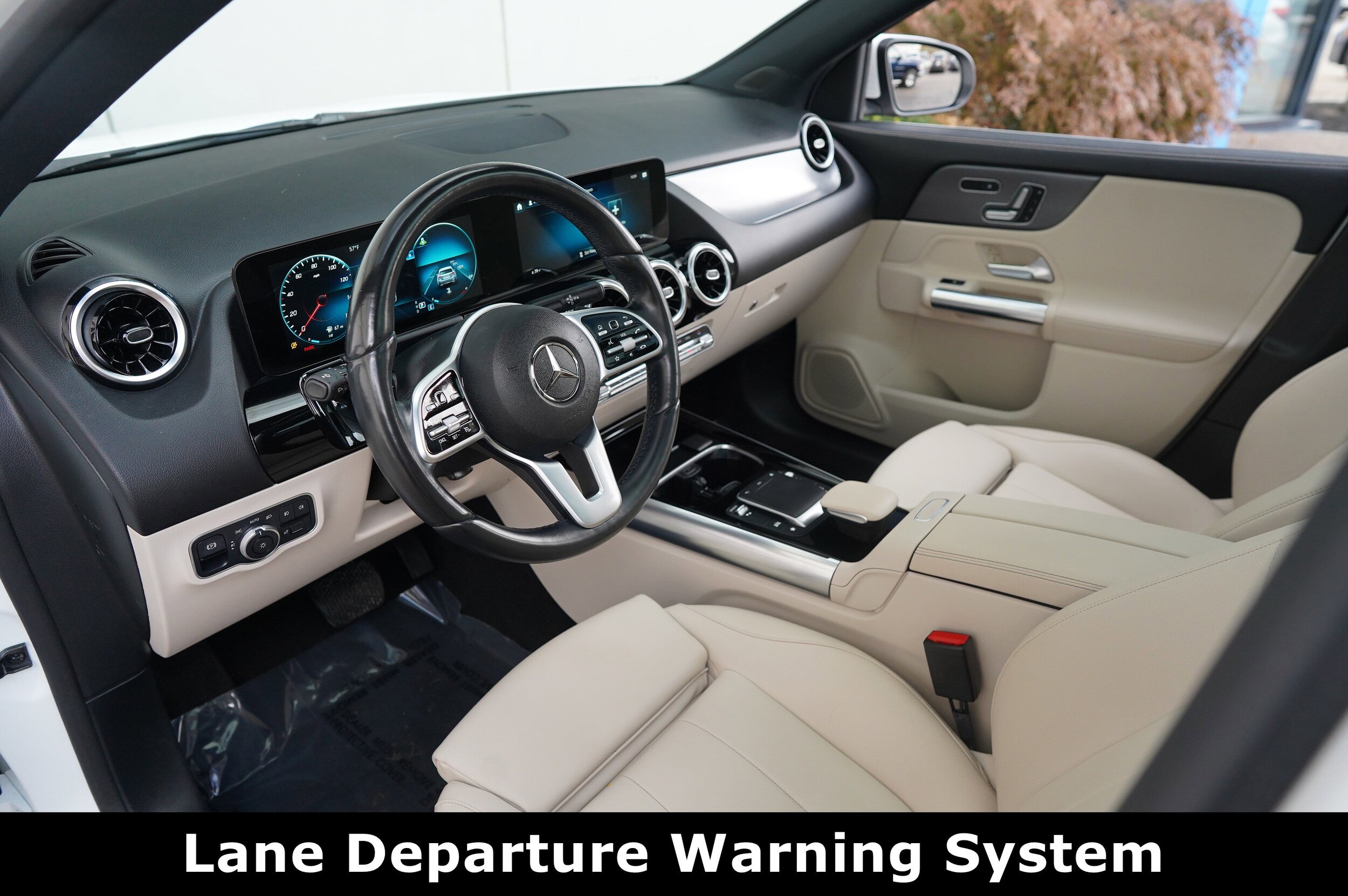 2022 Mercedes Benz GLA 250 4MATIC photo 3