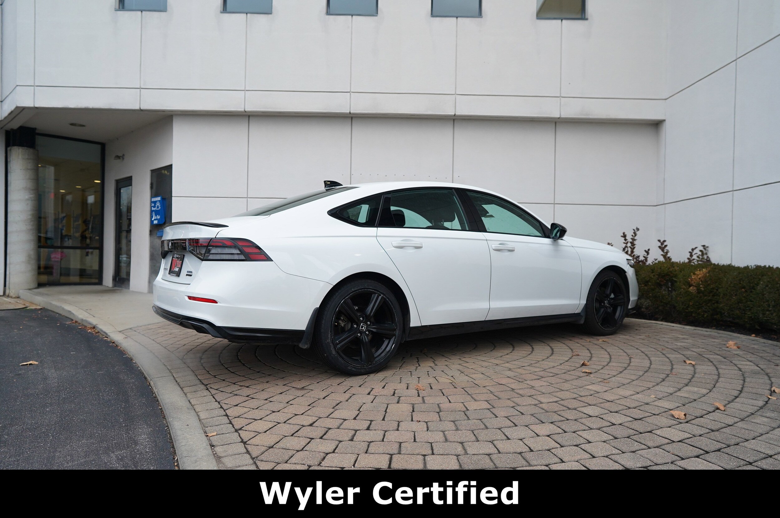 2023 Honda Accord Hybrid Sport-L photo 2