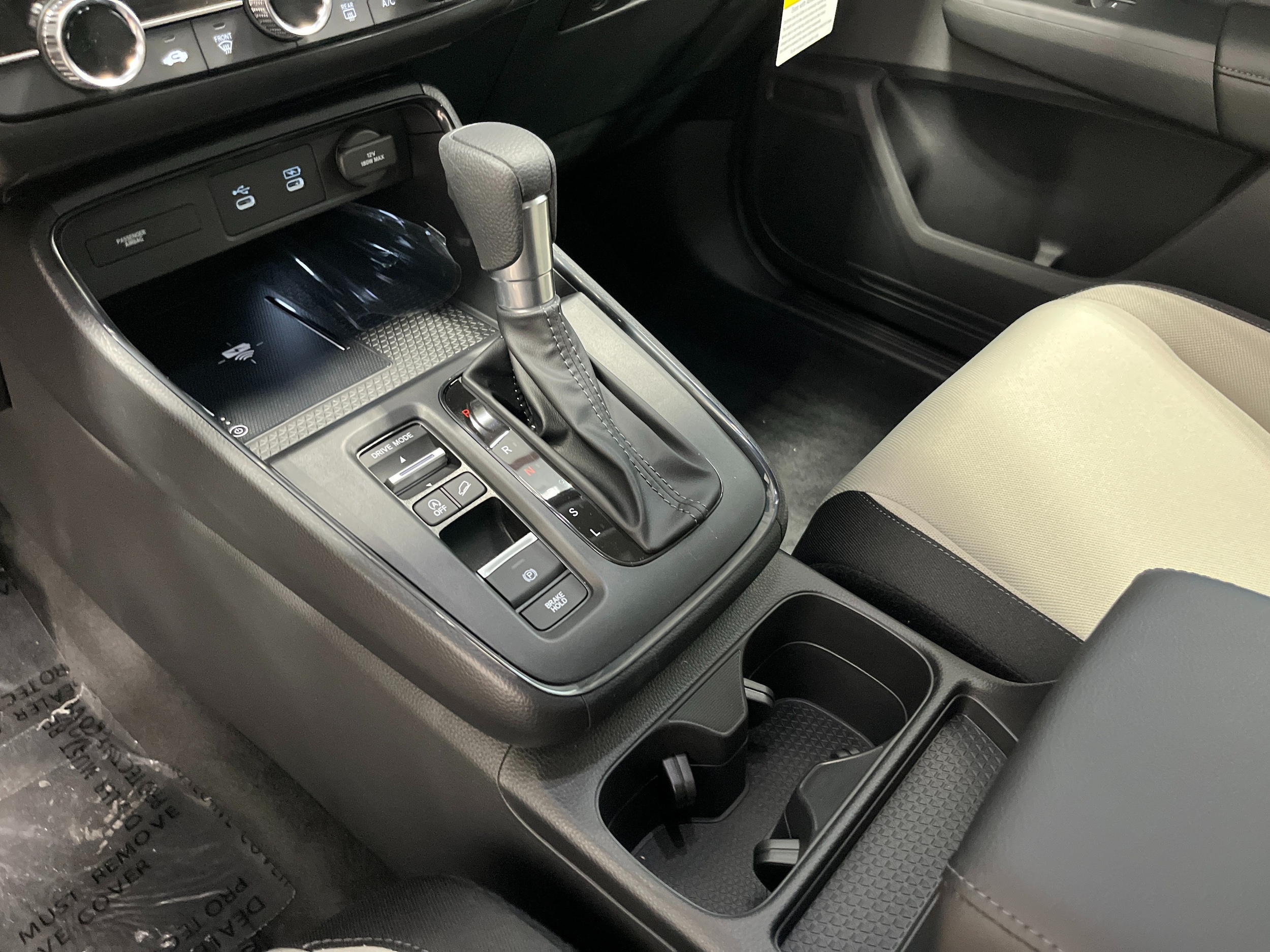 2026 Honda CR-V LX - Photo 16