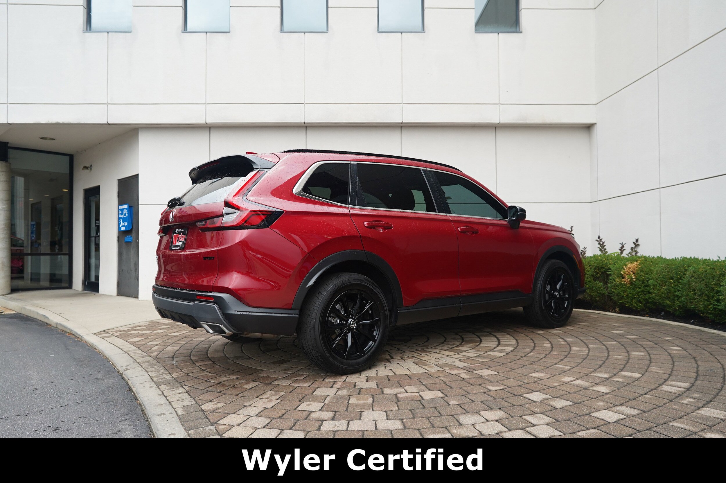 2023 Honda CR-V Hybrid Sport photo 3