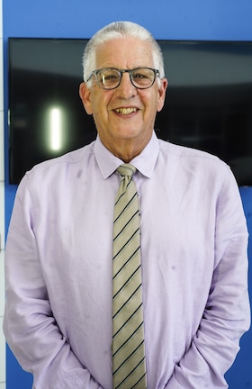 Staff member Steve Kaplan from ID_7742272ce997