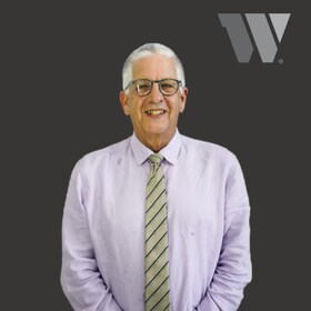 Staff member Steve Kaplan from ID_7742272ce997