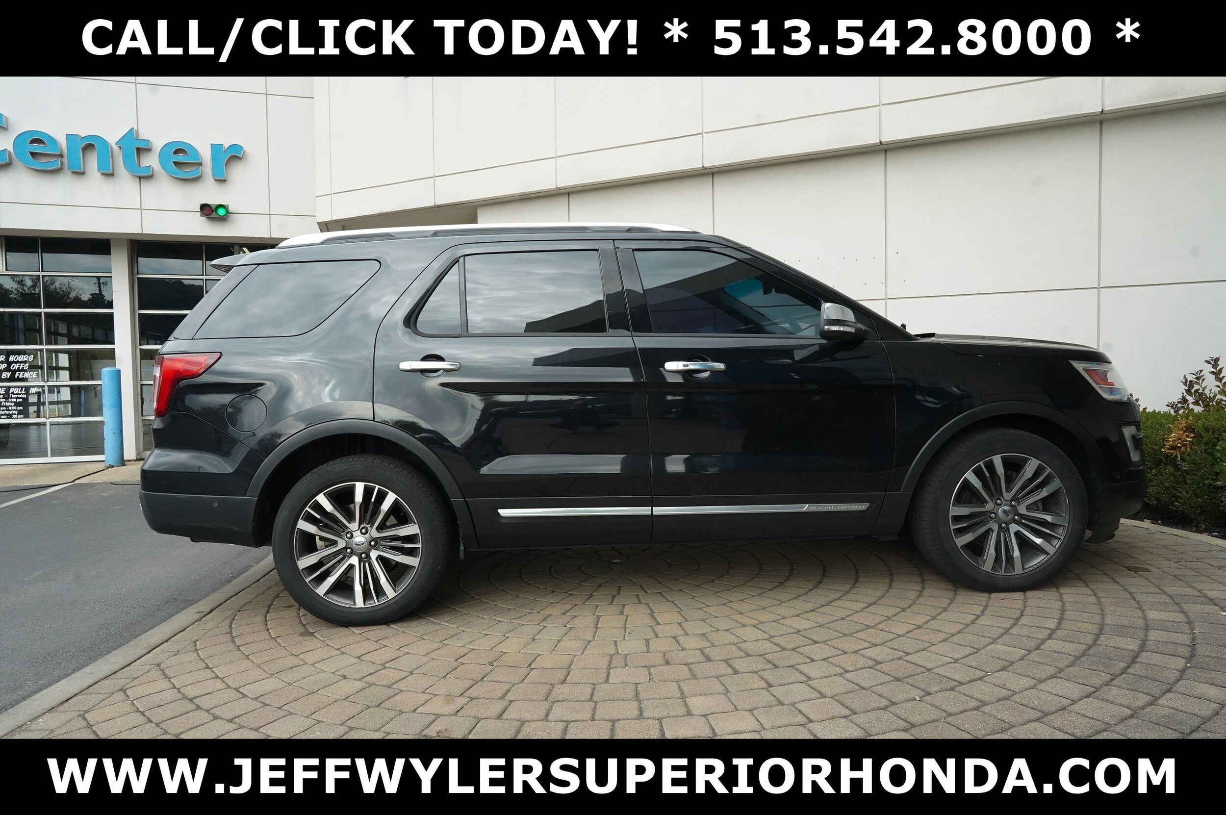 2016 Ford Explorer Platinum photo 2