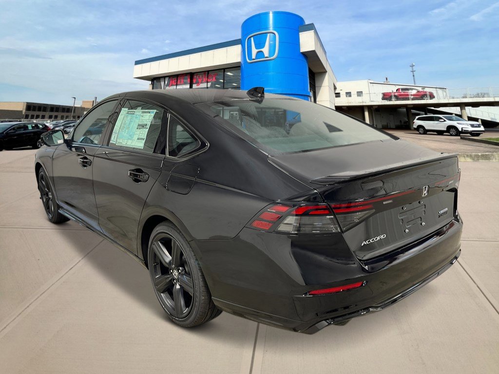 2025 Honda Accord Hybrid Sport-L photo 3