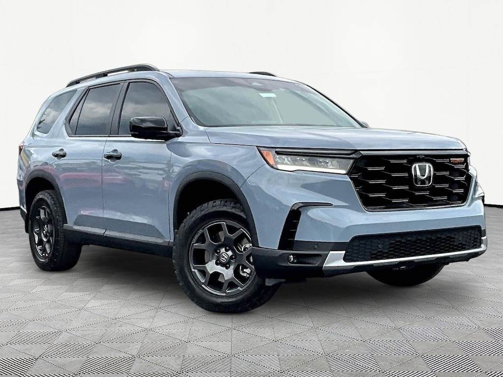 Used 2024 Honda Pilot TrailSport SUV