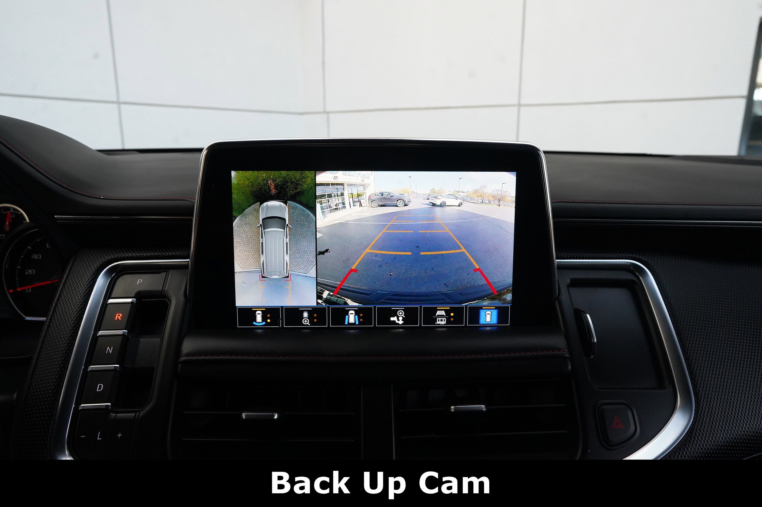 2021 Chevrolet Suburban RST photo 3