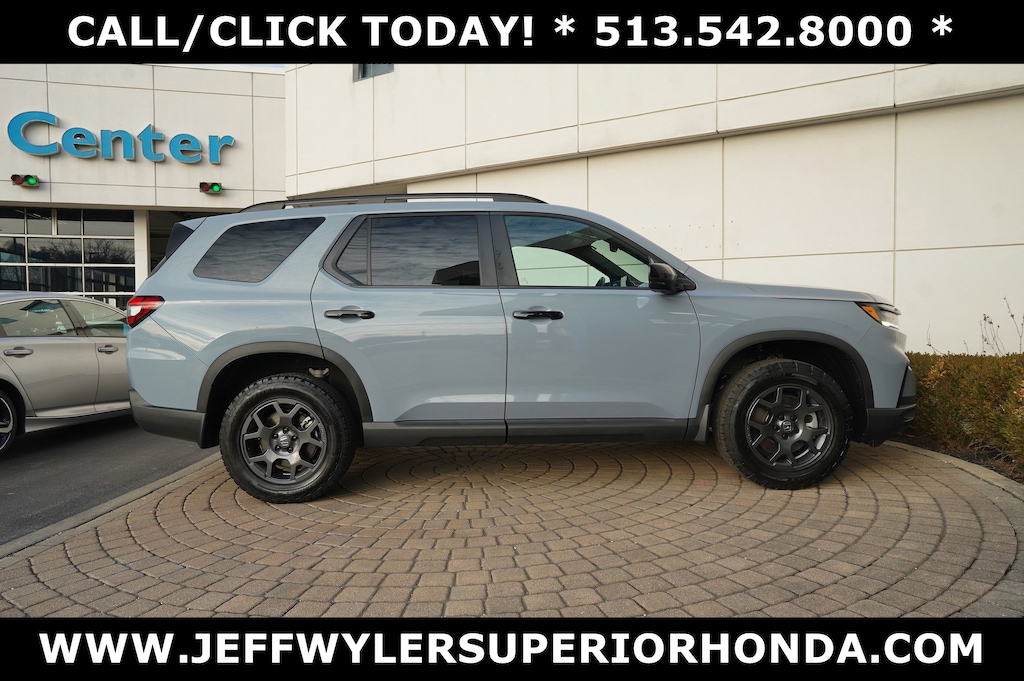 Used 2023 Honda Pilot TrailSport SUV