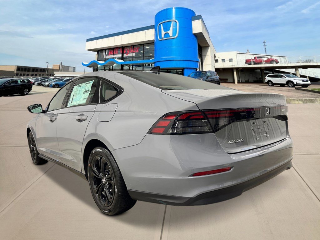2025 Honda Accord SE photo 3