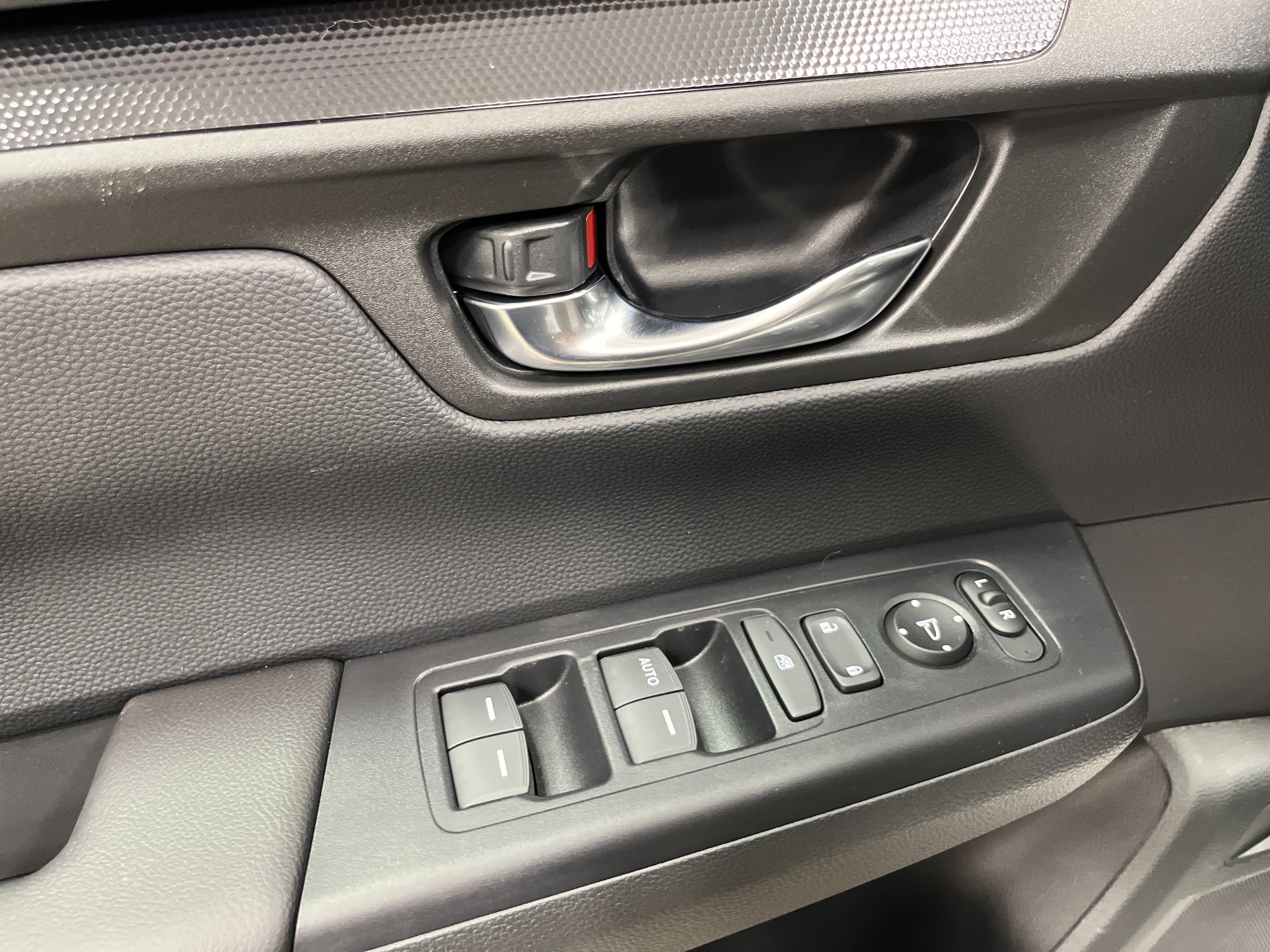 2026 Honda CR-V LX - Photo 18
