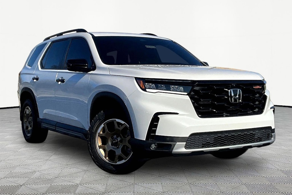 Used 2024 Honda Pilot TrailSport SUV