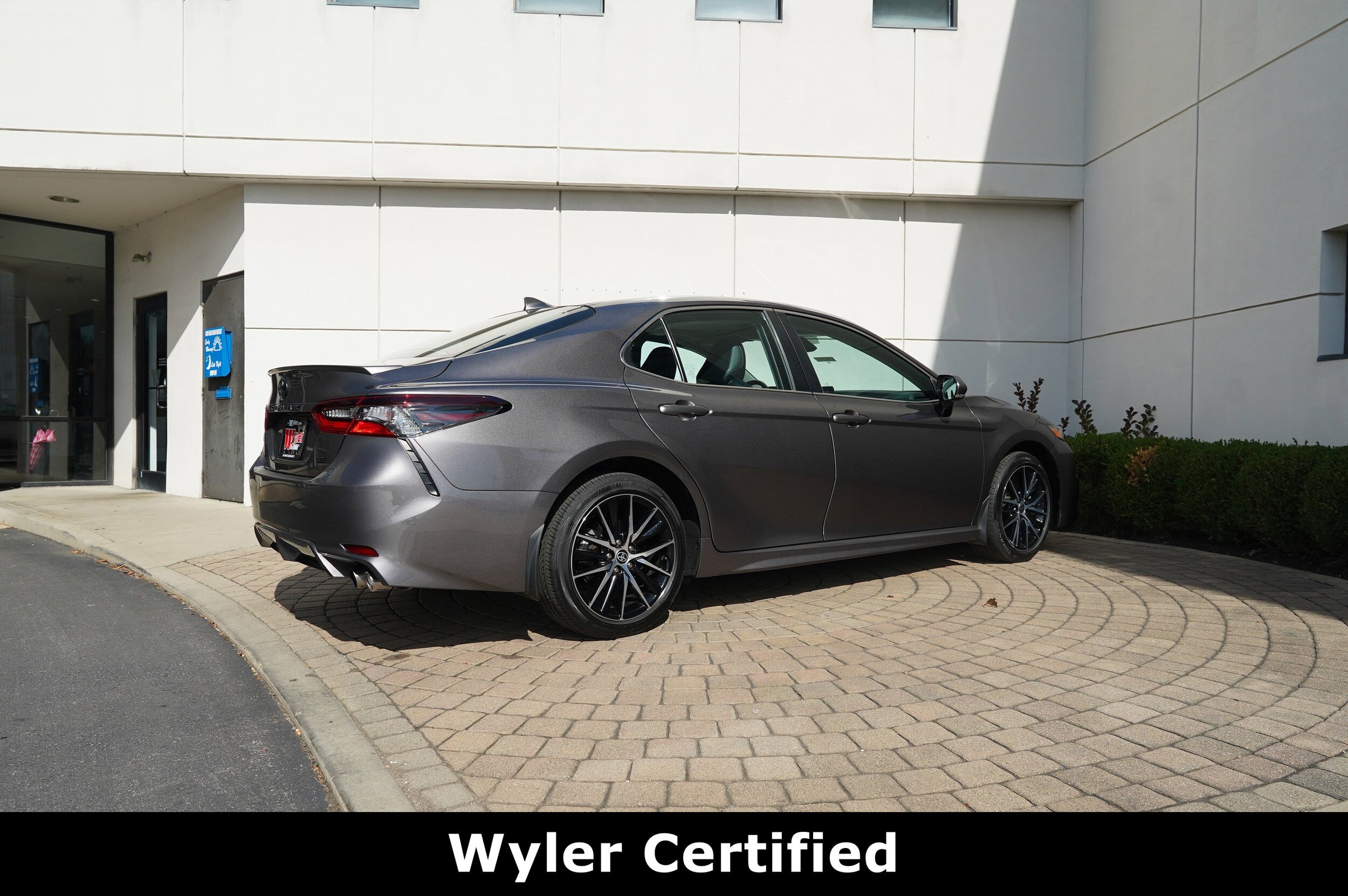 2024 Toyota Camry SE photo 3
