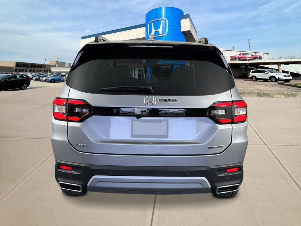 2025 Honda Pilot Touring photo 4
