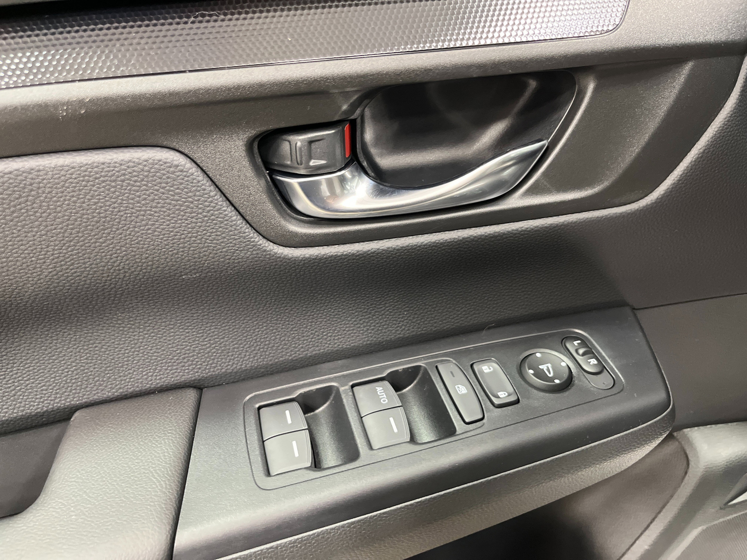 2026 Honda CR-V LX - Photo 16