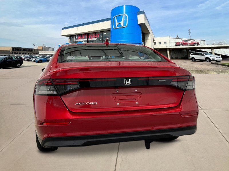 2025 Honda Accord LX photo 4