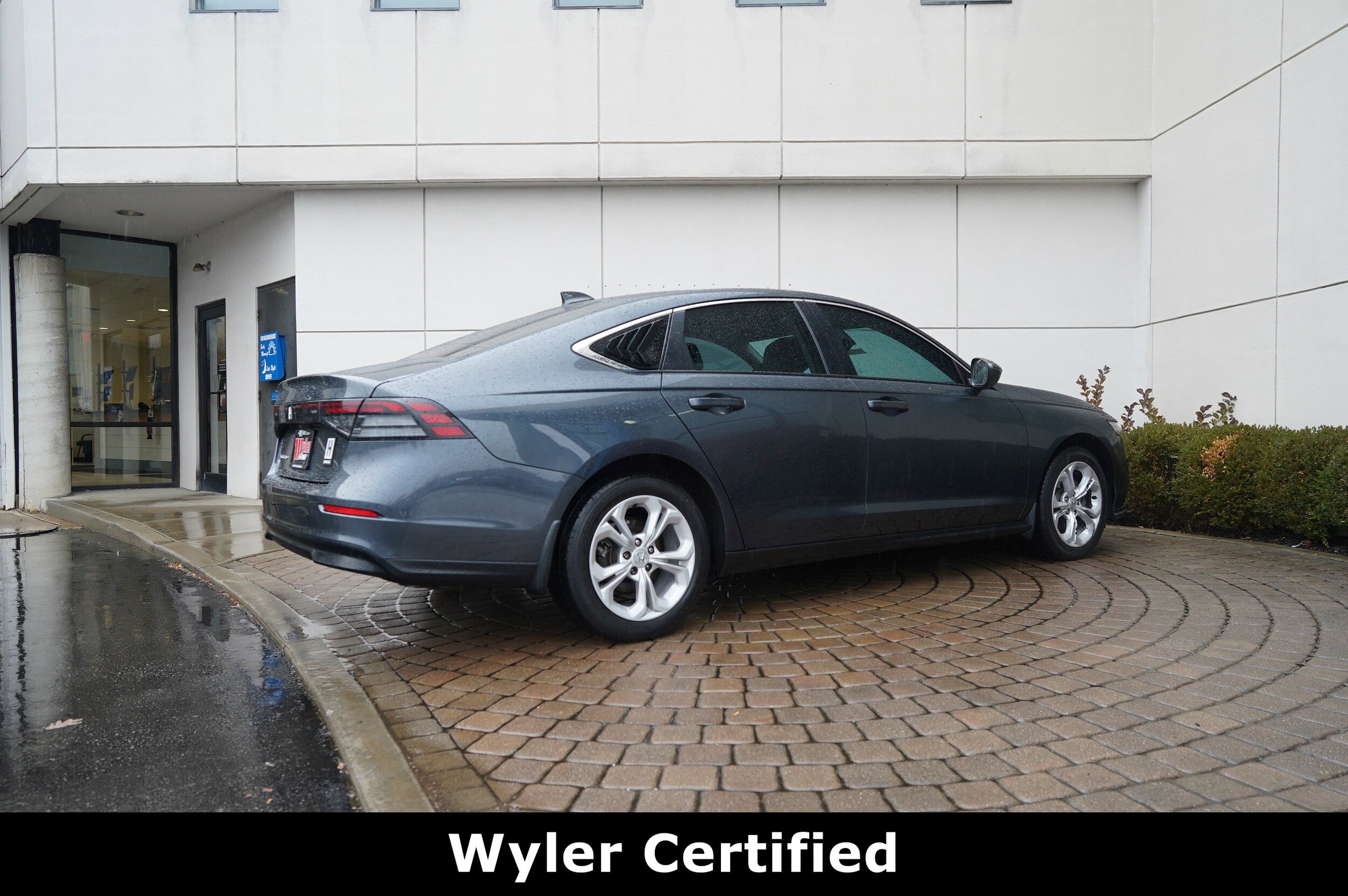 2025 Honda Accord LX photo 3