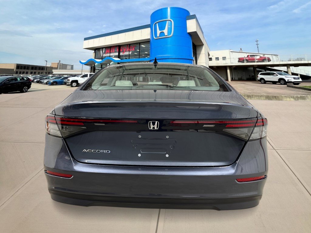 2025 Honda Accord SE photo 4