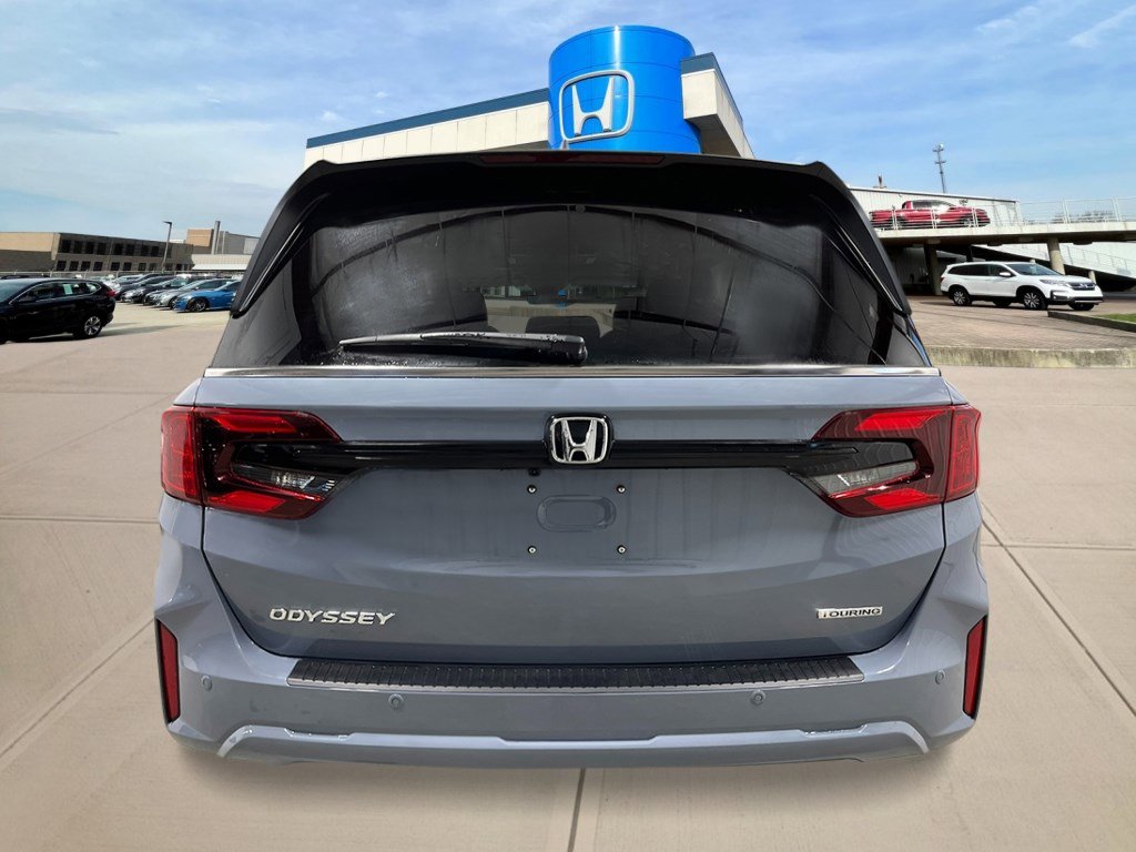 2026 Honda Odyssey Touring photo 4