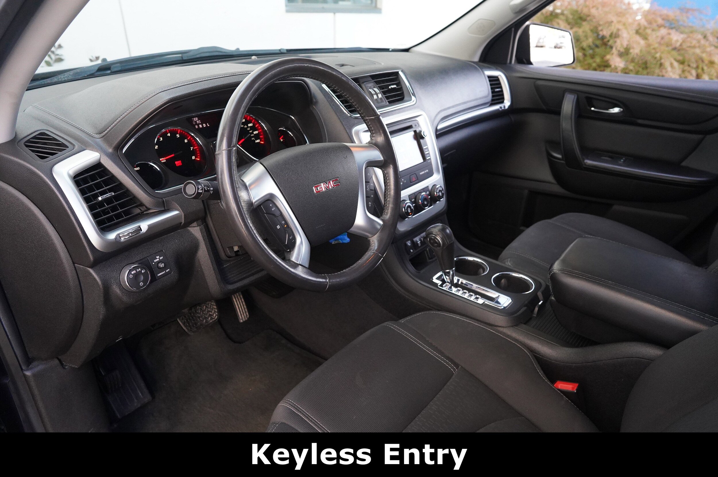 2015 Gmc Acadia SLE photo 4