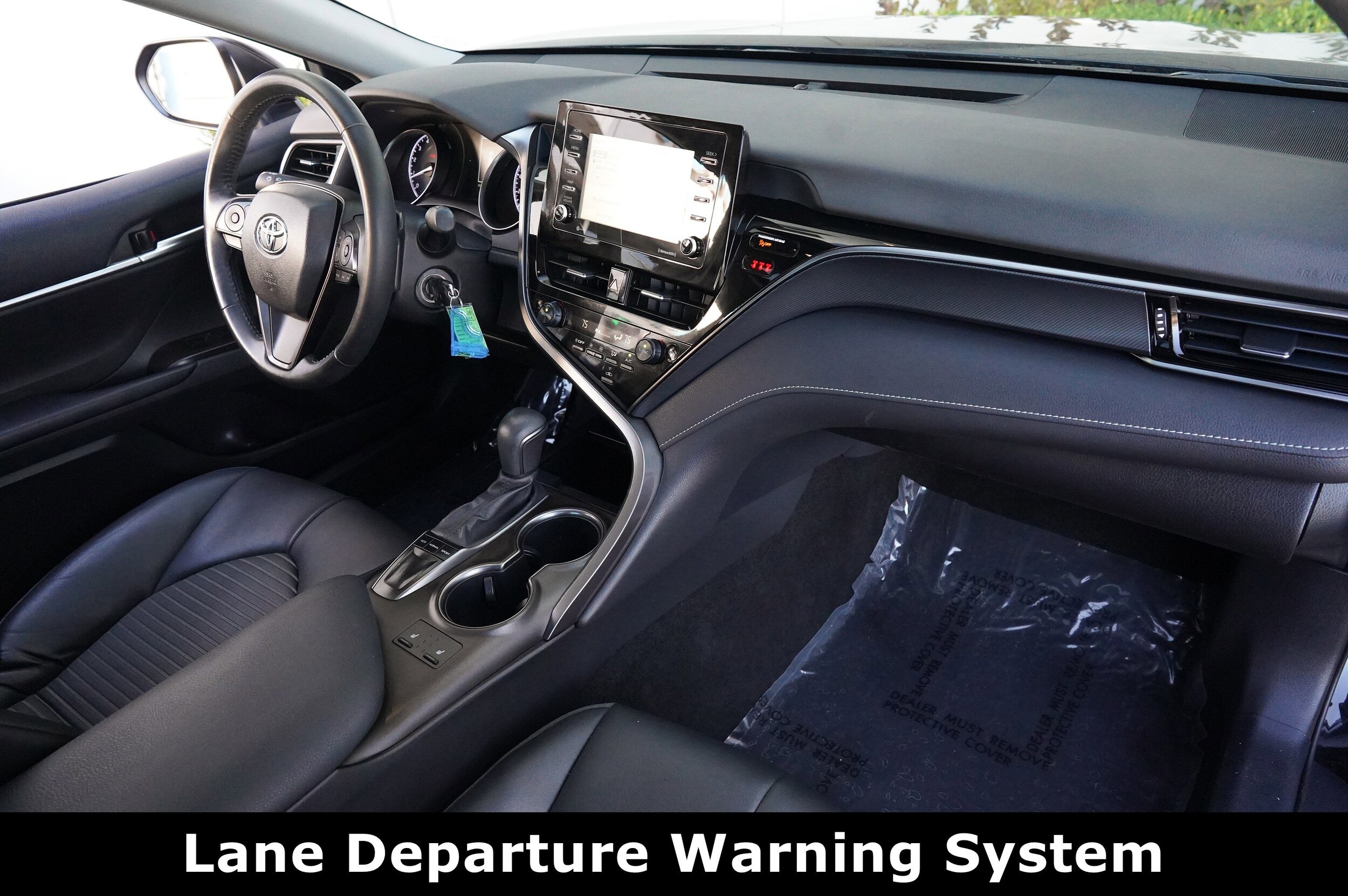 2024 Toyota Camry SE photo 3