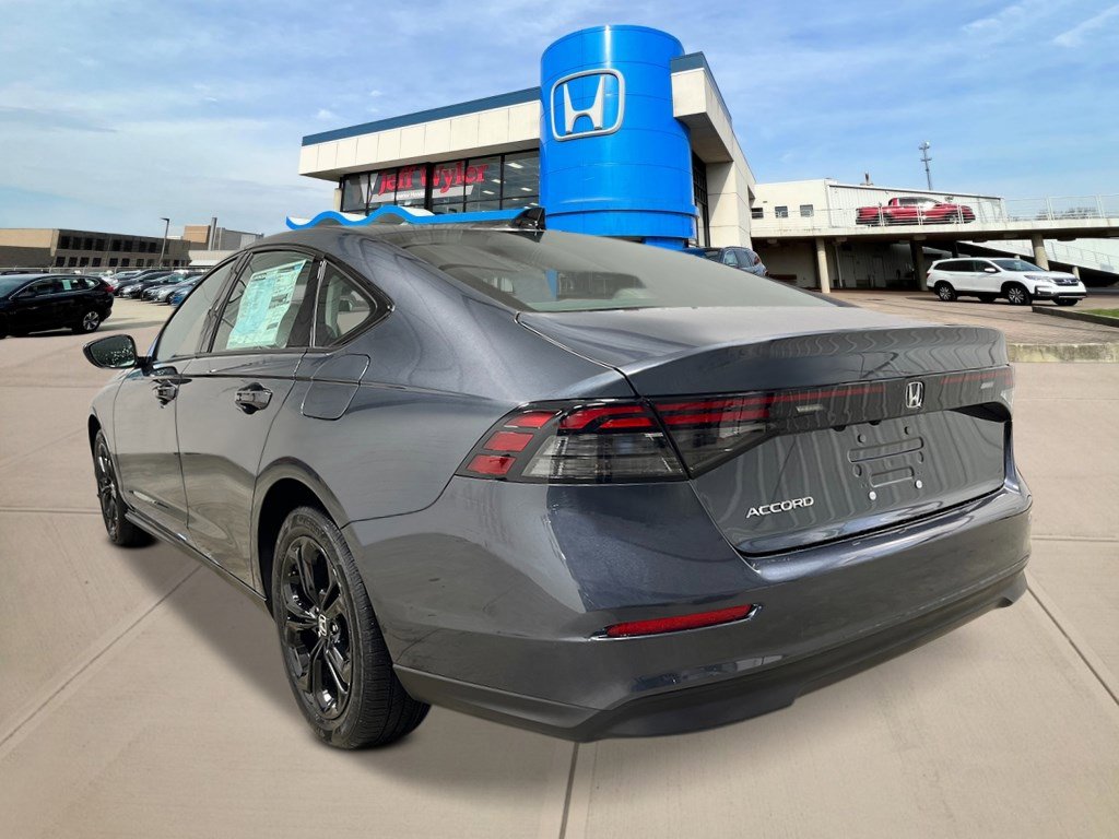 2025 Honda Accord SE photo 3