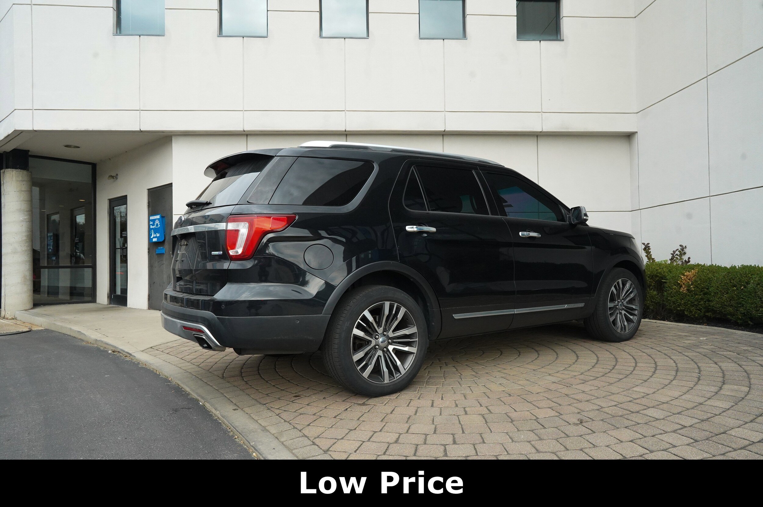 2016 Ford Explorer Platinum photo 3