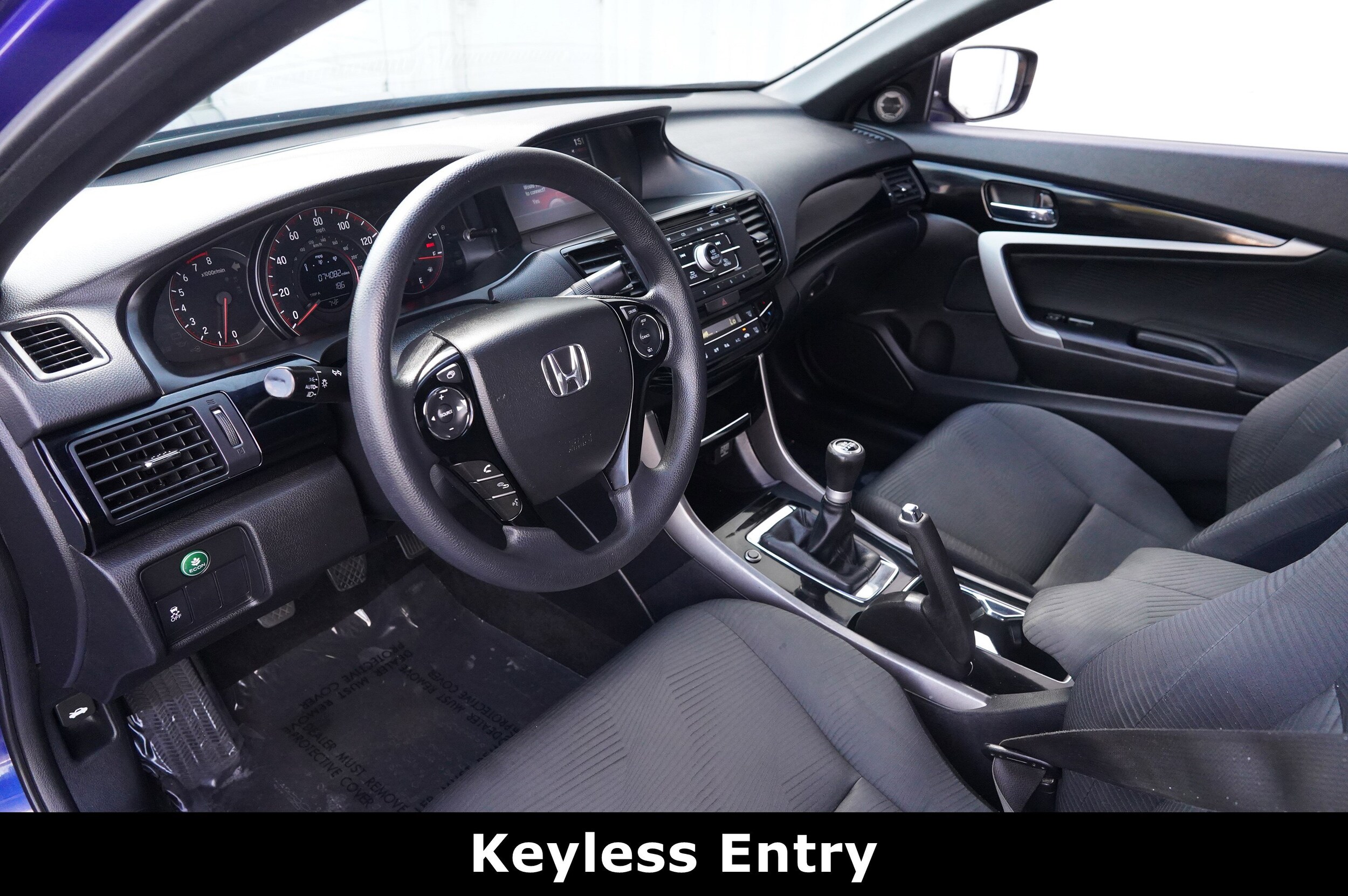 2017 Honda Accord photo 4